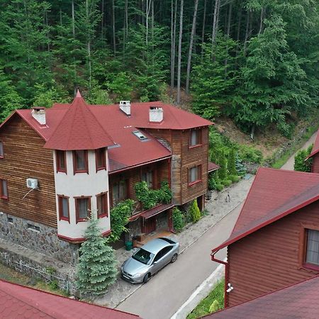 Elf-Cottage Tur'ya Paseka Ngoại thất bức ảnh