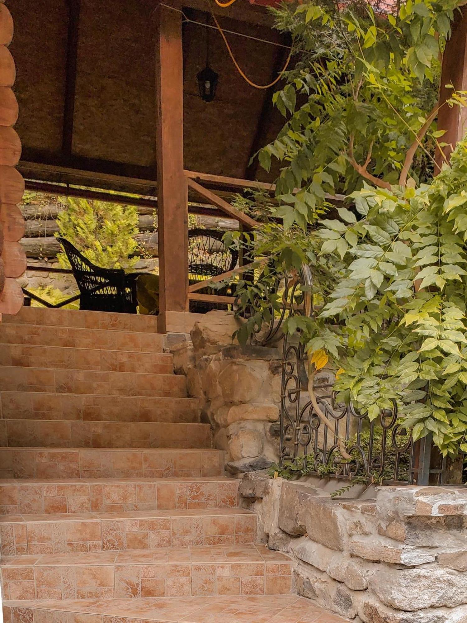 Elf-Cottage Tur'ya Paseka Ngoại thất bức ảnh