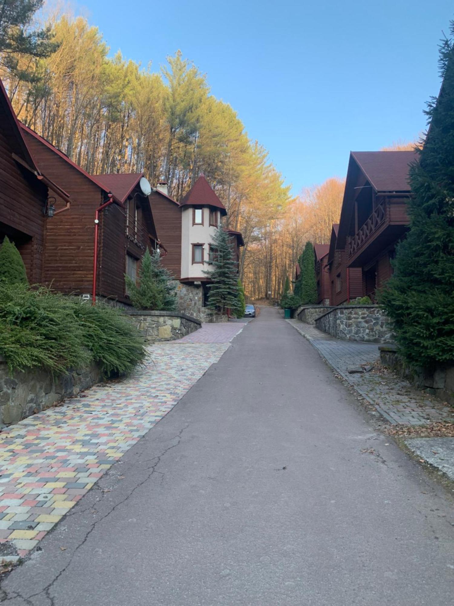 Elf-Cottage Tur'ya Paseka Ngoại thất bức ảnh