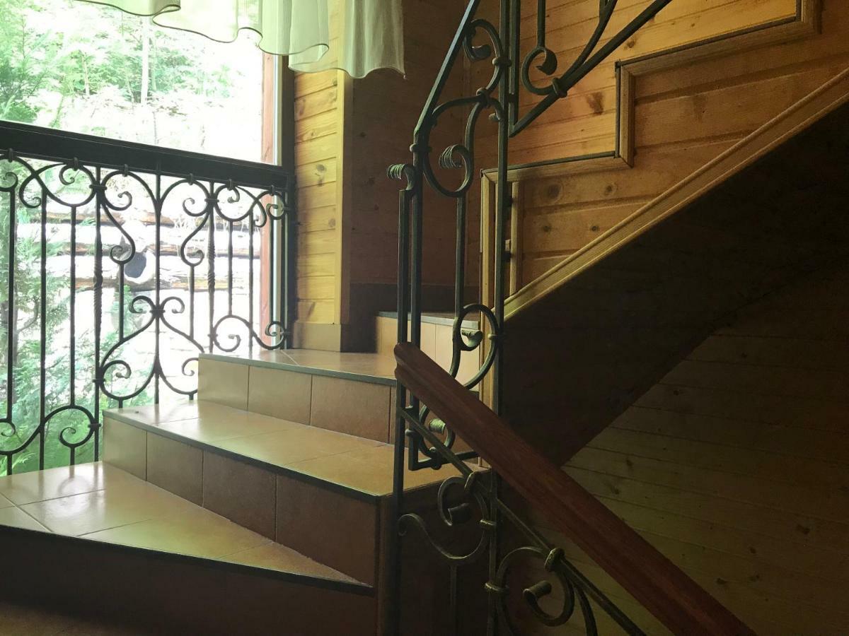Elf-Cottage Tur'ya Paseka Ngoại thất bức ảnh