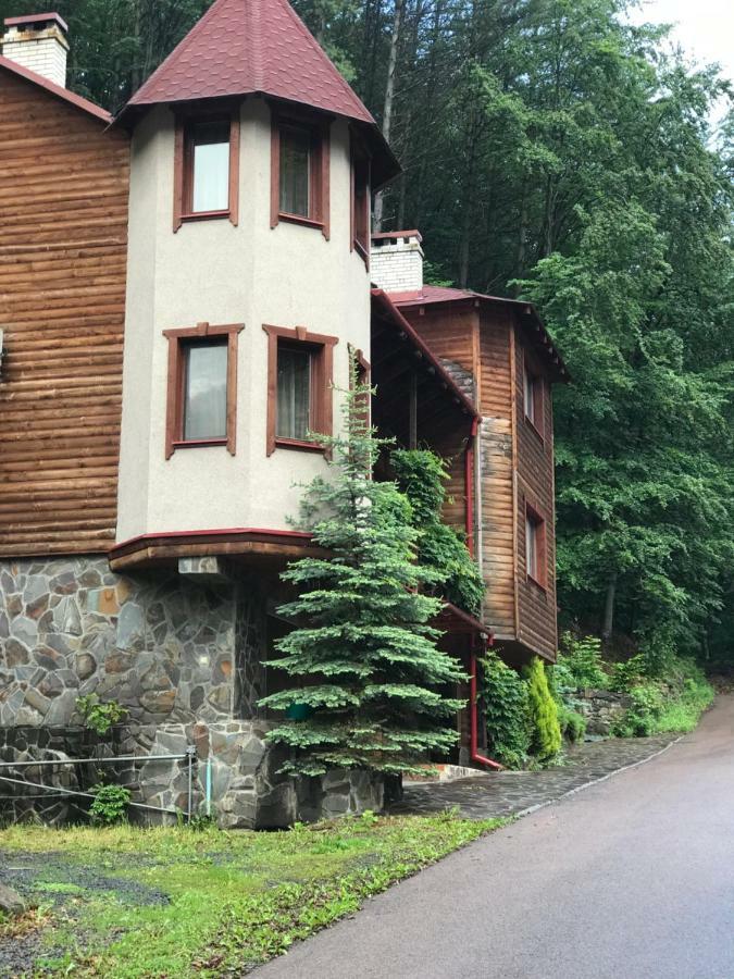 Elf-Cottage Tur'ya Paseka Ngoại thất bức ảnh